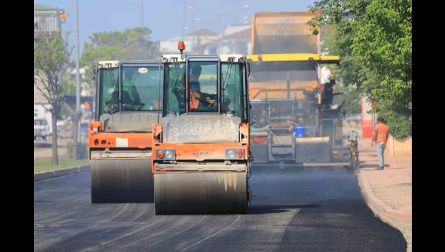 Elazığ'da asfalt mesaisi tüm hızıyla devam ediyor