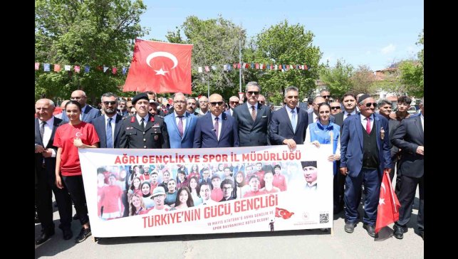 Ağrı'da 19 Mayıs, kortej yürüyüşü ve sportif etkinliklerle kutlandı