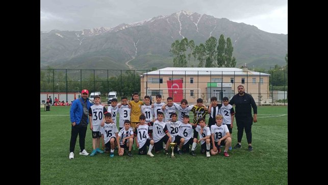 Özalp Gençlikspor U12 Futbol Takımı şampiyon oldu