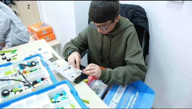 Elazığ'da robotik kodlama eğitimi verilmeye başlandı