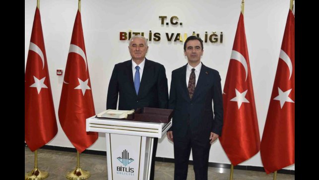 Başkan Mehmet Akarca: "Kamu Denetçiliği Kurumu halkın ücretsiz avukatlığını yapıyor"