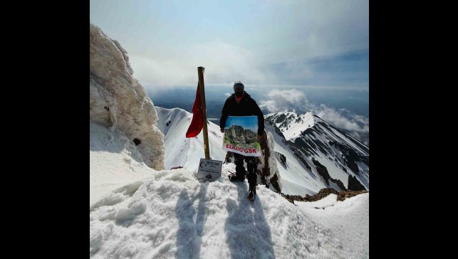 Elazığlı sporcu Erciyes Dağı'na tırmandı