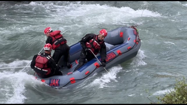 Yüksekova'da derede kaybolan İbrahim Necir'i arama çalışmaları sürüyor