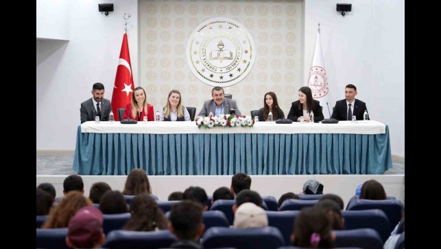 Uzundereli öğrencilerden Ankara çıkarması: Bakan Yusuf Tekin'e ziyaret