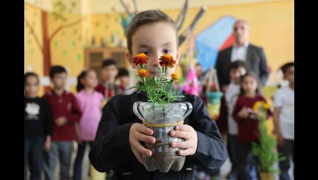 Sıfır atığın en canlı hali: Emine Erdoğan'ın sıfır atık hareketi Elazığ'da yeşerdi