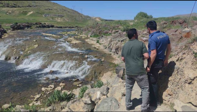 Van'da polislerin inci kefali nöbeti