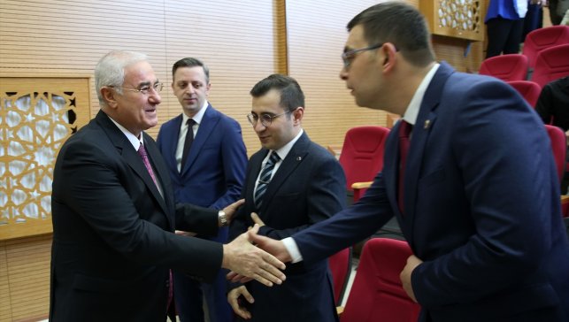 Kamu Başdenetçisi Akarca, "Ombudsman Ahlat'ta Gençlerle Buluşuyor" programına katıldı: