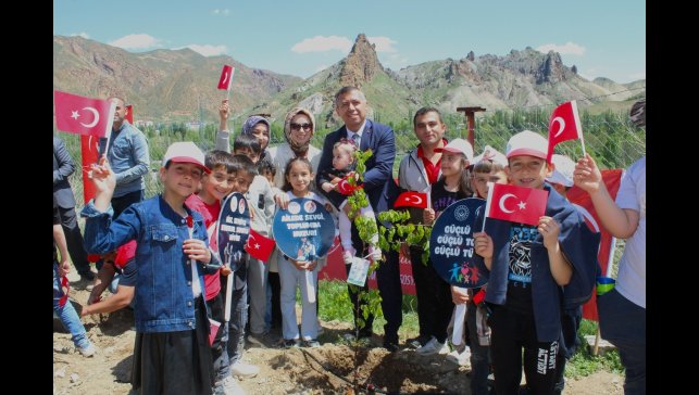 Tortum'da doğan her bebek için bir fidan