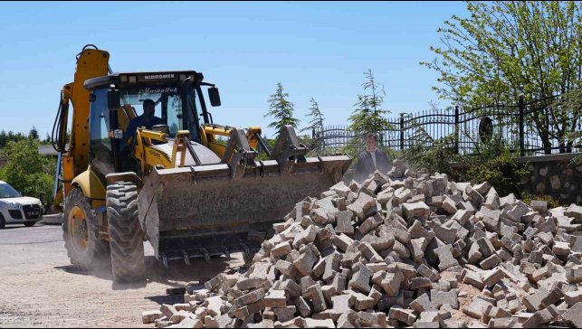 Elazığ'da bayram öncesi mezarlıklarda düzenleme