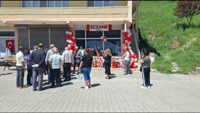 Pülümür'de 18 yıl aradan sonra eczane açıldı