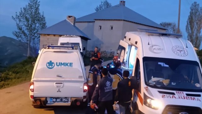 Hakkari'de yaylada rahatsızlanan kişi için ekipler seferber oldu