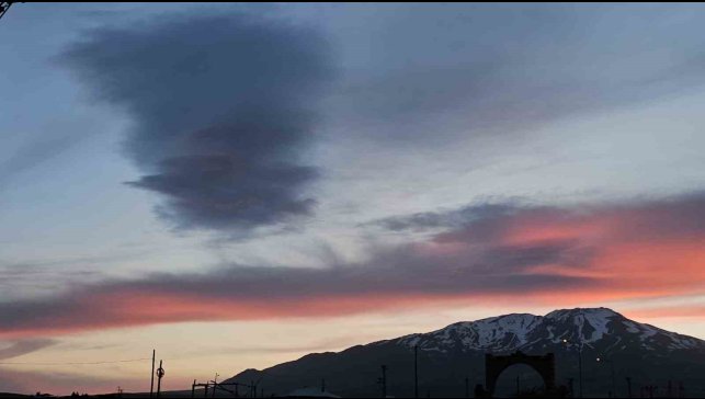 Süphan Dağı'nda göz kamaştıran gün batımı