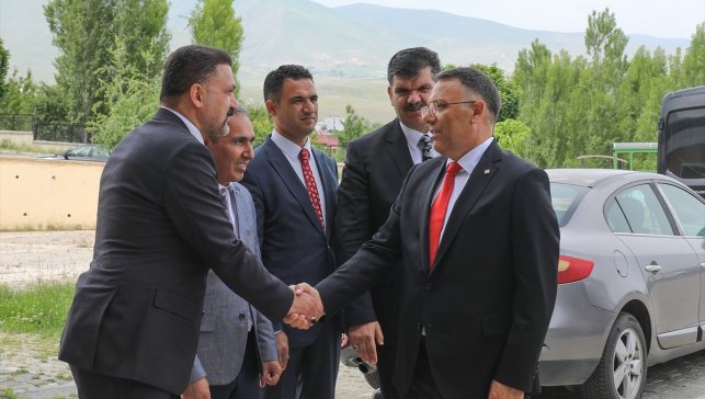 Iğdır Üniversitesi Rektörü Prof. Dr. Ekrem Gürel göreve başladı