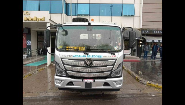 Ardahan Belediyesi 1 çöp kamyonu filosuna kattı