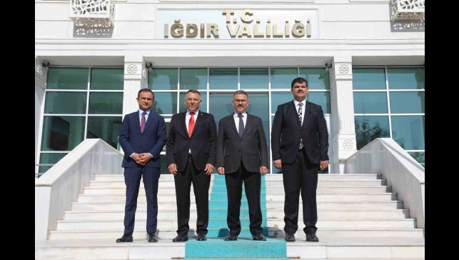 Iğdır Üniversitesi Rektörü Ekrem Gürel'den Iğdır Valisi Ercan Turan'a ziyaret