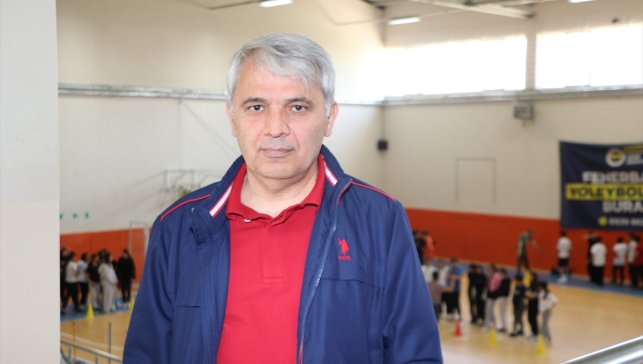 Erzurum'da gönüllü öğretmenler hafta sonunu aileleriyle değil öğrencilerle geçiriyor