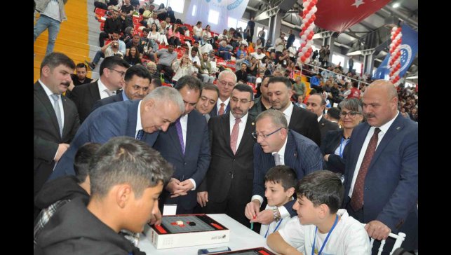 81 ilin şampiyonları Kars'ta ter döküyor