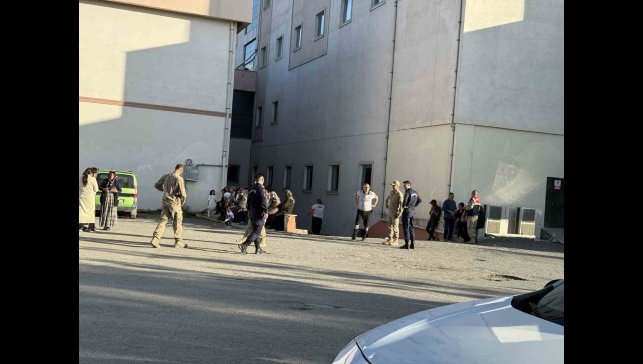 Kavgayı ayırmaya çalışırken canından oldu