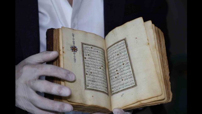 200 yıllık altın tezhipli Kur'an-ı Kerim'i Cumhurbaşkanı'na hediye etmek istiyor