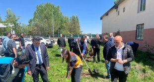 Ağrı'da "Cilt Kanseri Farkındalık Ayı" kapsamında fidan dikimi etkinliği düzenlendi