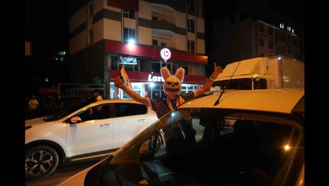 Muşspor'un şampiyonluk kupası coşkuyla karşılandı