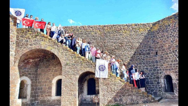 Turizm Fakültesi öğrencileri tabyalarda ders yaptı