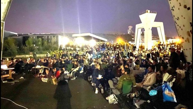 Fenerbahçe için Erzurum'da dev ekran kuruldu