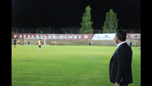 Şerifoğulları: "Elazığ olarak tek yürek takımımızla omuz omuza bir zafer yazalım"