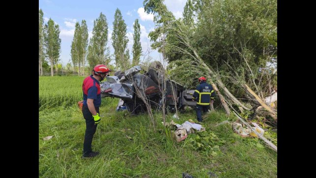 Iğdır'da trafik kazası: Azerbaycan plakalı araç takla attı, 1'i ölü 4 yaralı