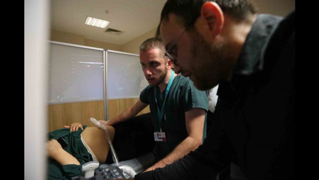 Kars'ta anne ve babalar bebeklerinin gülüşünü doğmadan görebilecek