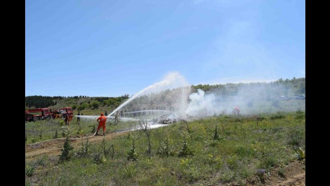Yangınla mücadele iş başı eğitimleri sürüyor