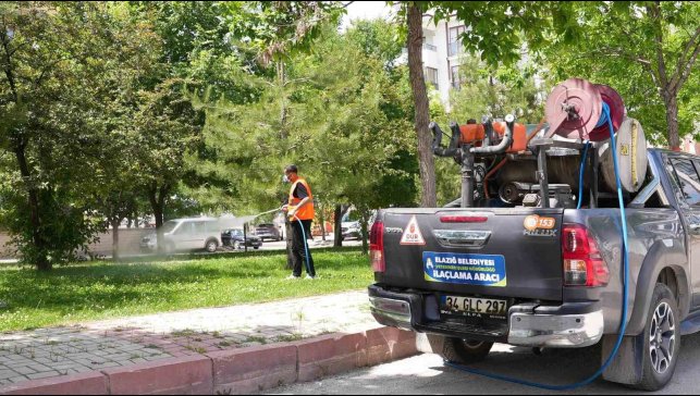 Elazığ'da ilaçlama çalışmaları sürüyor