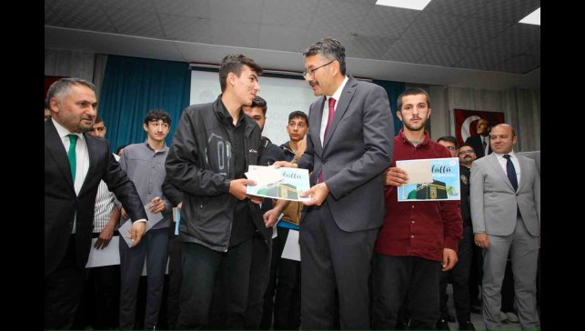 Hakkari'de umre ödüllü bilgi yarışması düzenlendi