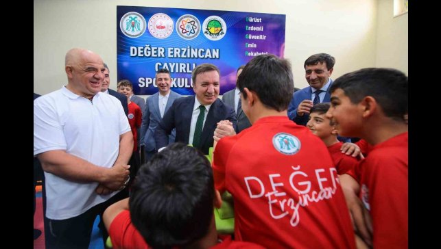 Değer Erzincan Çayırlı Spor Kulübü'nün açılışını gerçekleştirildi