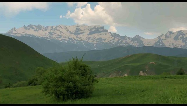 Zirvesi karla kaplı Cilo Dağları hayran bırakıyor