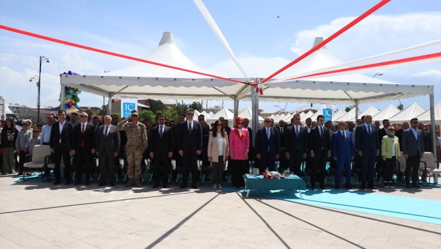 Ağrı'da 3 gün sürecek "bilim şenliği" başladı