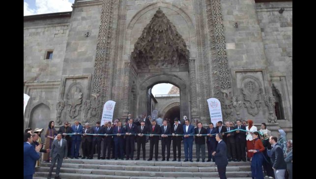 Tarihi Çifte Minareli Medrese'de 'Hayat boyu öğrenme haftası' etkinliği