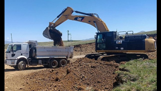 Van Büyükşehir Belediyesi kent merkezi ve kırsalda çalışmalarını sürdürüyor