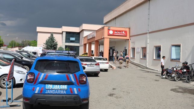 Iğdır'da bir kişi iki yengesini silahla öldürdü