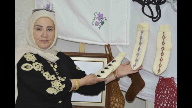 Bitlis'te kurslarda üretilen el emeği ürünler yıl sonu sergisiyle görücüye çıktı
