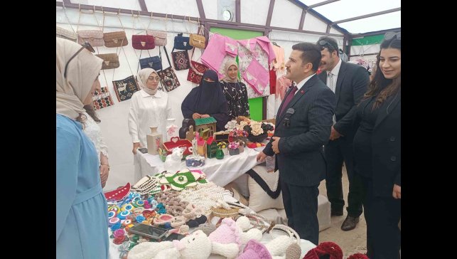 Özalp'te yılsonu sergisi