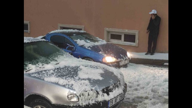 Ardahan'da dolu yağışı hayatı felç etti