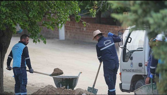 Dolamantepe Mahallesi'nde park ve yol düzenlemesi