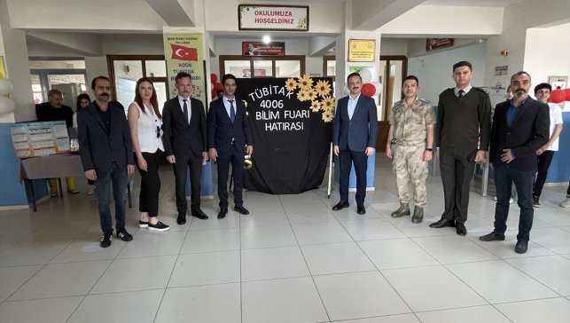 Malazgirt'te "TÜBİTAK 4006 Bilim Fuarı" açıldı