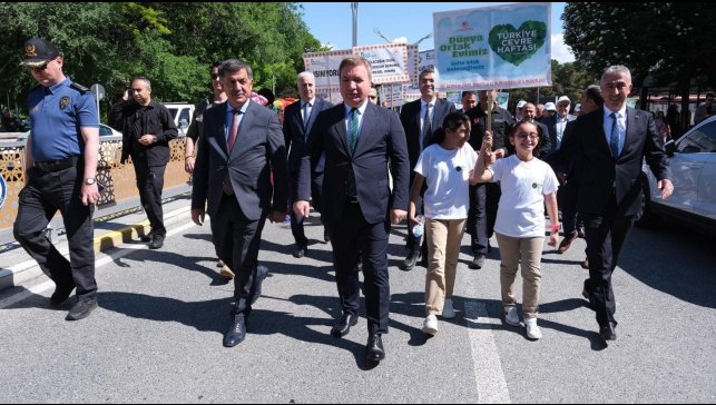 "Çevrene İyi Bak: Plastik Kirliliği İle Mücadele" temalı farkındalık yürüyüşü düzenlendi