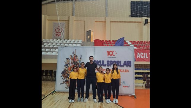 Horasan masa tenisinde Türkiye'de ilk onda