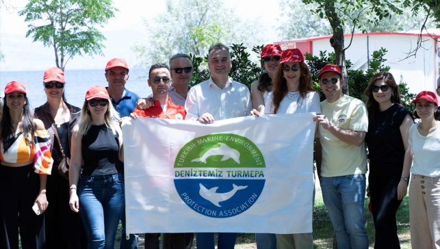 Aras Kargo, TURMEPA işbirliğiyle İzmir İnciraltı'nın kıyılarını temizledi