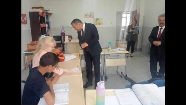 Görme engelli öğrenciler ziyaretle sevindi