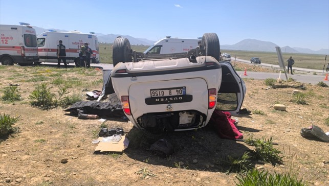 Van'da iki aracın çarpıştığı kazada 4 kişi öldü, 2 kişi yaralandı