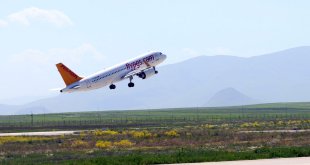 İzmir-Ağrı Uçuşları 6 Yıl Aradan Sonra Yeniden Başladı